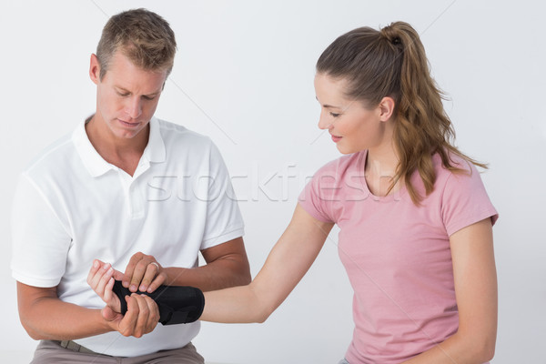 [[stock_photo]]: Médecin · homme · poignet · médicaux · bureau