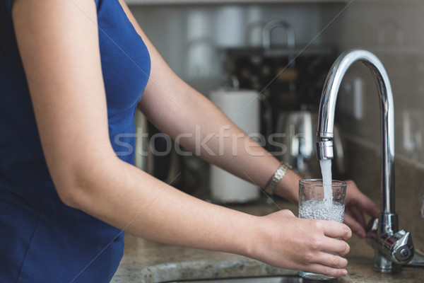 женщину стиральные стекла домой Сток-фото © wavebreak_media