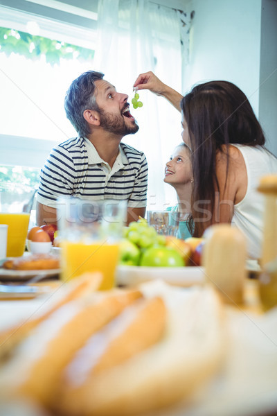 Stockfoto: Vrouw · druiven · man · ontbijt · dochter