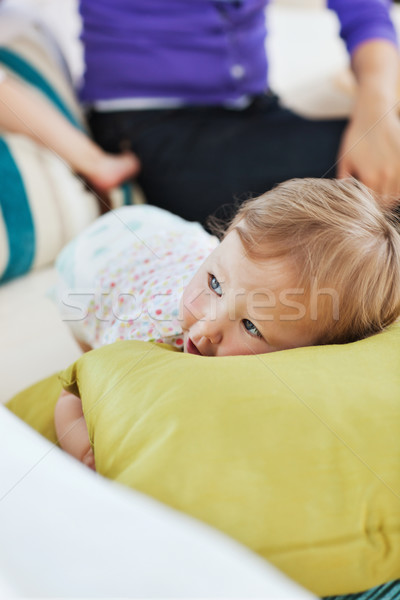 Moeder spelen glimlachend dochter woonkamer vrouw Stockfoto © wavebreak_media