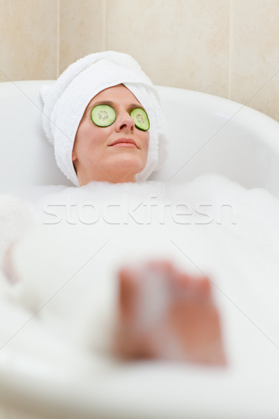 [[stock_photo]]: Femme · bain · serviette · tête