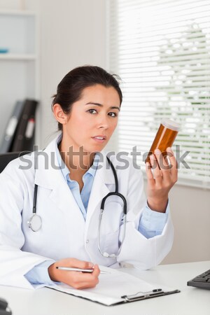 商業照片: 女 · 醫生 · 呼叫 · 診所 · 肖像