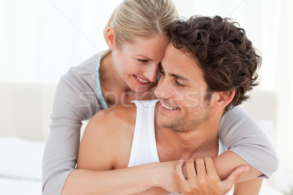 情侶 擁抱 床 家 房子 愛 商業照片 © wavebreak_media