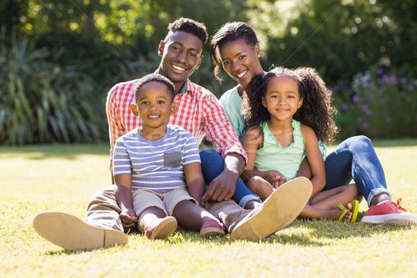 Stockfoto: Gelukkig · gezin · poseren · samen · park · vrouw · familie