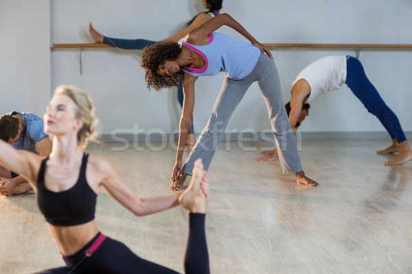 Groep fitness team oefening Stockfoto © wavebreak_media