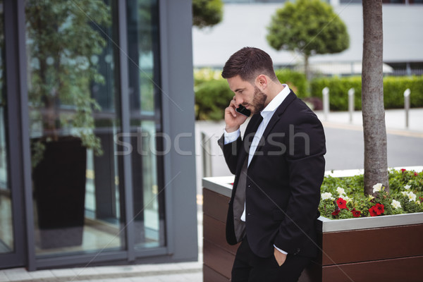 Businessman talking on mobile phone Stock photo © wavebreak_media