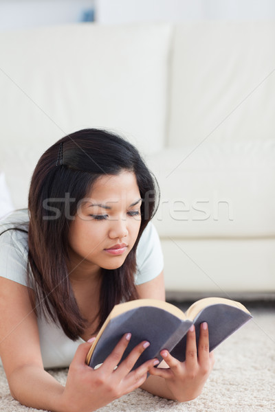 Foto stock: Mujer · piso · lectura · libro · salón