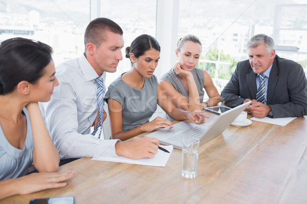 商业照片: 浓· 业务团队 · 会议 · 办公室 · 计算机 · 女子