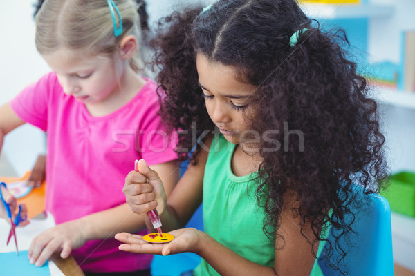Lányok készít művészetek iparművészet együtt asztal Stock fotó © wavebreak_media