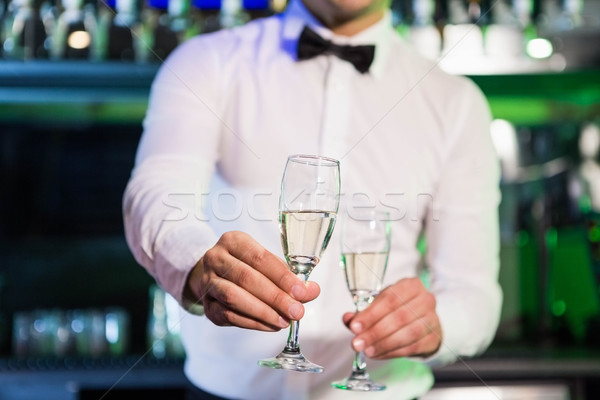 Foto d'archivio: Barista · vetro · champagne · bar · counter