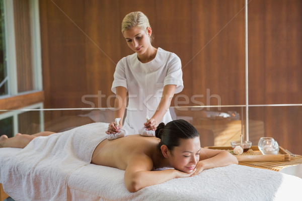Inhalt Brünette genießen Massage Stock foto © wavebreak_media