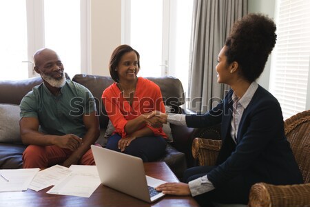 Verpleegkundige praten senior vrouw vergadering tabel Stockfoto © wavebreak_media