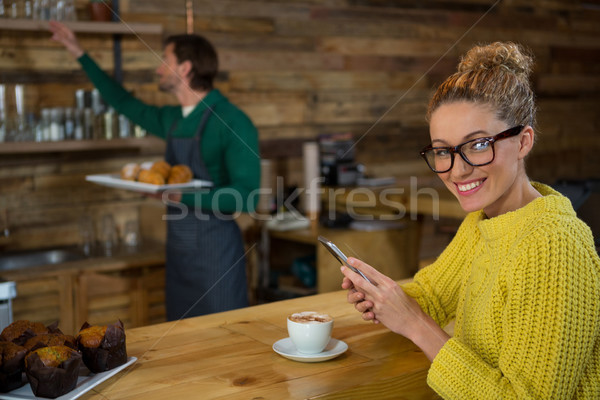 Portre mutlu kadın cep telefonu kahvehane adam Stok fotoğraf © wavebreak_media