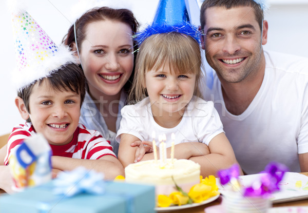 Foto stock: Sonriendo · familia · cumpleanos · casa · mujer