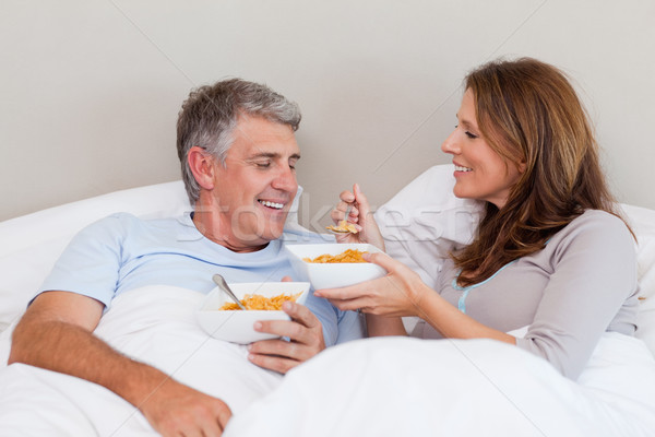 Foto stock: Maduro · casal · café · da · manhã · cama · família · comida