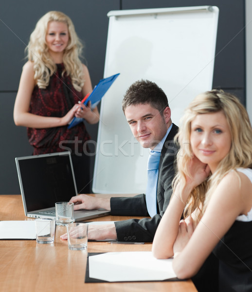 Foto stock: Mujer · negocios · trabajo · en · equipo · reunión · ordenador