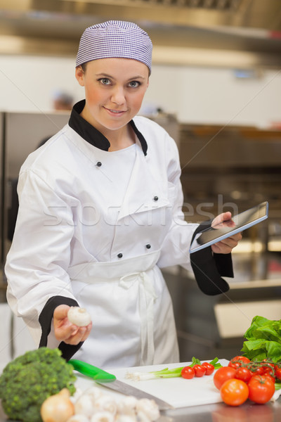 Chef sorridere digitale tablet funghi Foto d'archivio © wavebreak_media