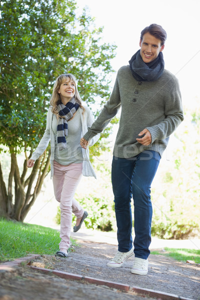 [[stock_photo]]: Cute · couple · marche · main · parc