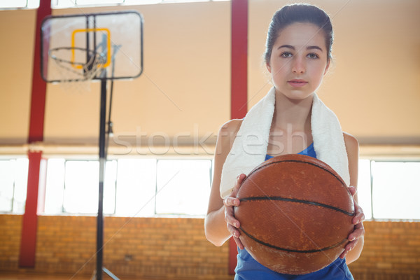 Stock fotó: Portré · női · kosárlabdázó · tart · labda · áll