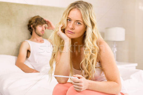 Zmartwiony kobieta czeka test ciążowy wynikać chłopak Zdjęcia stock © wavebreak_media