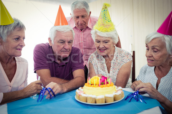 Gruppe Senioren Geburtstag Ruhestand Haus Stock foto © wavebreak_media