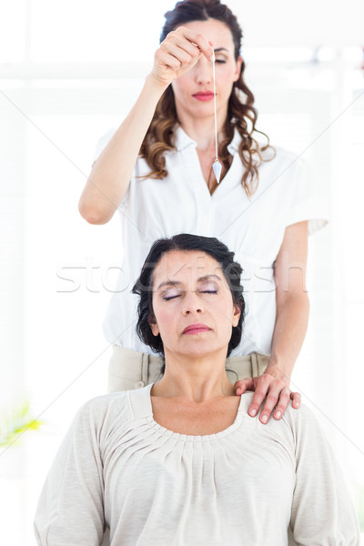 治療師 病人 白 幫助 女 專業的 商業照片 © wavebreak_media