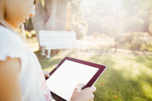 Kid technologie femme printemps herbe [[stock_photo]] © wavebreak_media