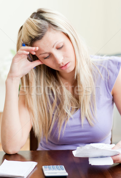 Frustriert Frau zahlen Rechnungen Wohnzimmer home Stock foto © wavebreak_media