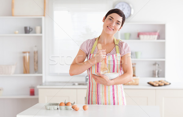 Charmant brunette vrouw cake keuken ei Stockfoto © wavebreak_media