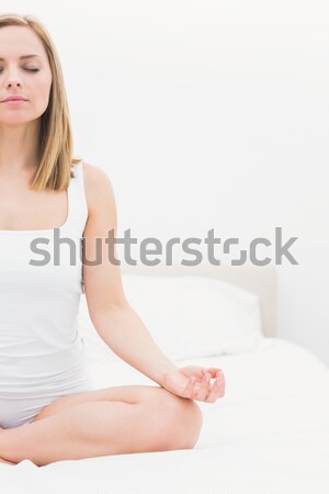 Portrait méditer femme poste blanche ciel [[stock_photo]] © wavebreak_media
