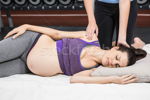 Stock fotó: Békés · terhes · nő · nyújtás · edző · tornaterem · orvosi