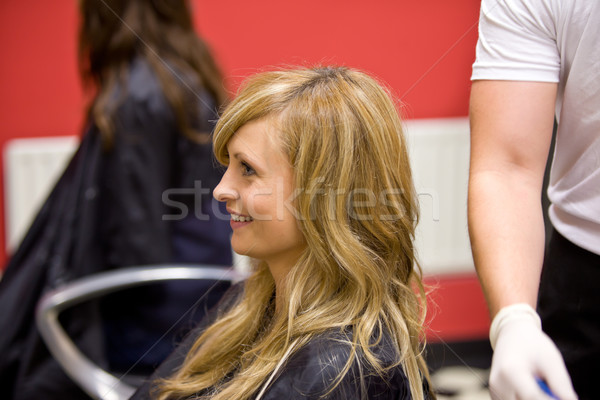 Blond femme cheveux salon main Photo stock © wavebreak_media