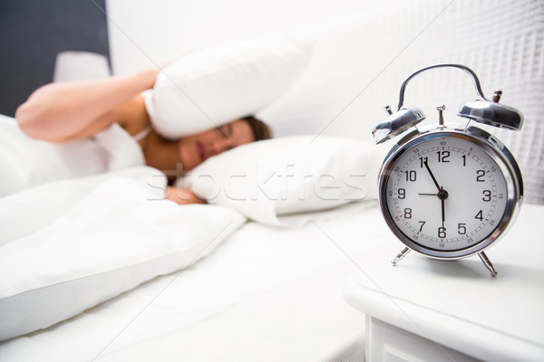 Mujer orejas almohada casa dormitorio femenino Foto stock © wavebreak_media