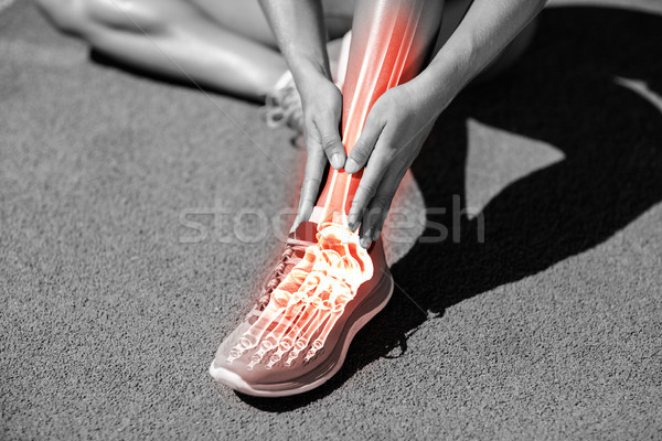 Basso sezione femminile atleta sofferenza dolore Foto d'archivio © wavebreak_media