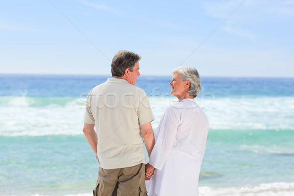 Feliz Pareja playa caminando femenino blanco Foto stock © wavebreak_media