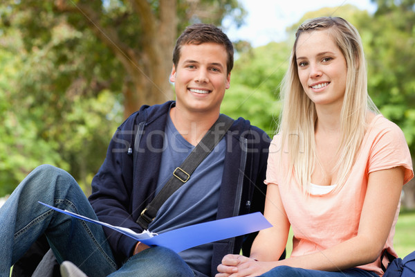 Portret pomoc nastolatek parku studentów Zdjęcia stock © wavebreak_media