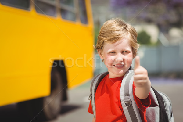 Cute uśmiechnięty kamery szkolny autobus na zewnątrz szkoła podstawowa Zdjęcia stock © wavebreak_media