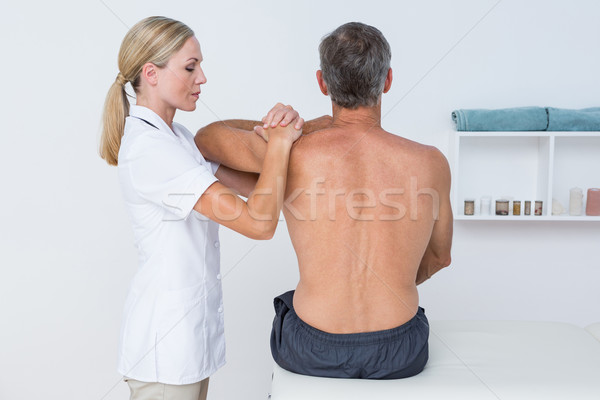 Doktor hasta omuz tıbbi ofis Stok fotoğraf © wavebreak_media