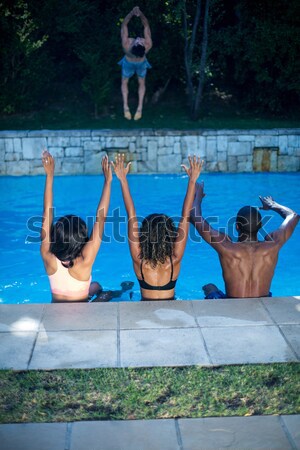 Groupe amis vacances portrait piscine [[stock_photo]] © wavebreak_media