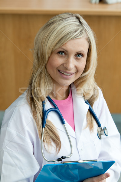 Retrato hermosa femenino cirujano cara médico Foto stock © wavebreak_media