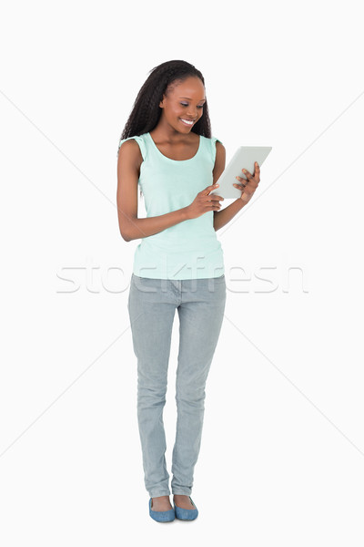 Foto d'archivio: Donna · sorridente · tablet · bianco · computer · web · notebook