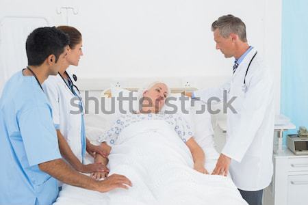 Mannelijke vrouwelijke arts permanente patiënt Stockfoto © wavebreak_media