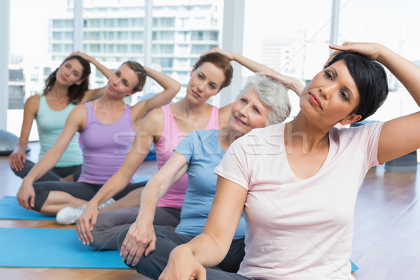 Classe collo fila yoga femminile Foto d'archivio © wavebreak_media