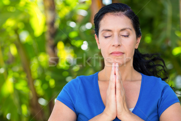 Vrouw yoga gelukkig natuur Stockfoto © wavebreak_media