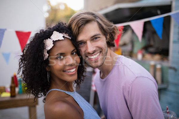 Stock foto: Porträt · romantischen · Paar · stehen · Essen · LKW