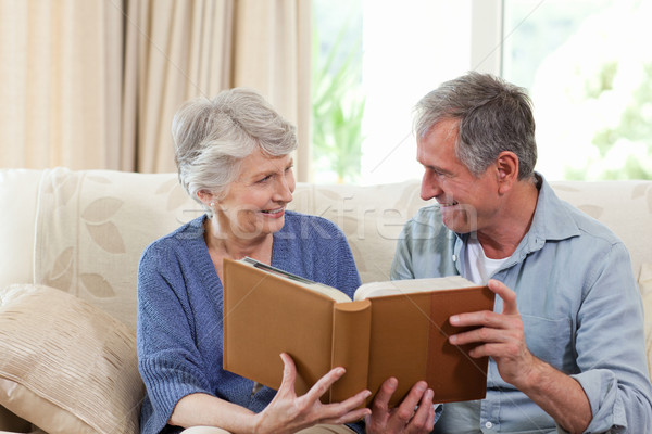 Foto stock: Olhando · casa · mulher · casa