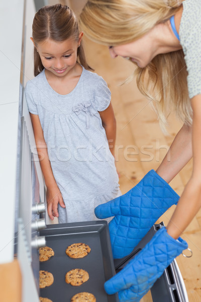 Madre figlia cottura cookies cucina donna Foto d'archivio © wavebreak_media