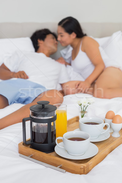 Hartelijk paar ontbijt bed home slaapkamer Stockfoto © wavebreak_media