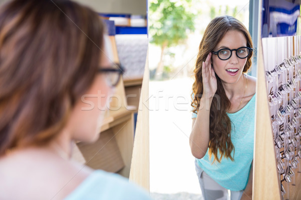 Stockfoto: Mooie · vrouw · winkelen · nieuwe · bril · spiegel · vrouwelijke