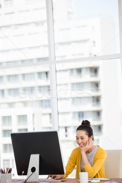 Mooie werken meisje bureau computer man Stockfoto © wavebreak_media